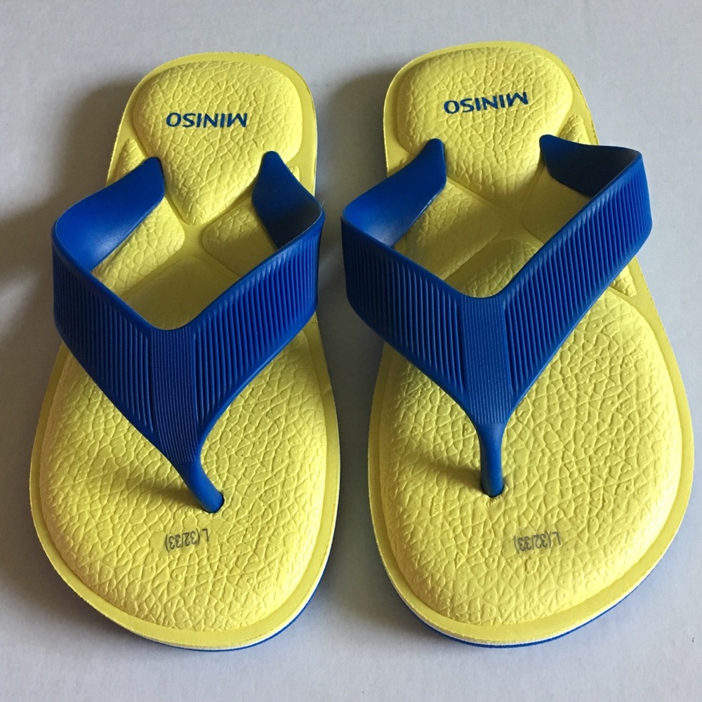 Flip flops Sandals. Boys Size. 11/12  (Large)